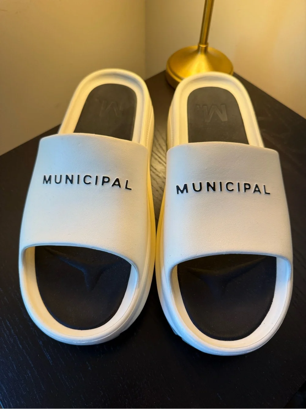 Municipal Podium Slides - Men’s - Size 15 - Natural Color - Like New w/Bag